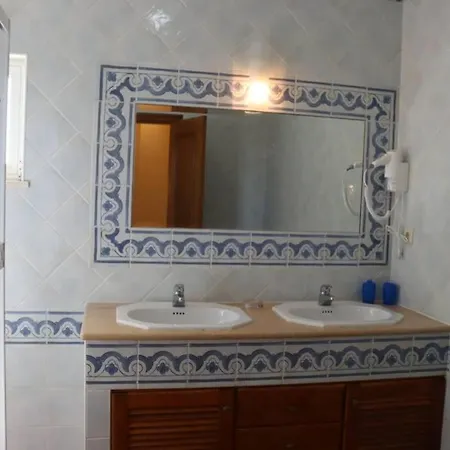 Hébergement de vacances Vivenda Guisado With Private Pool V3+2 *